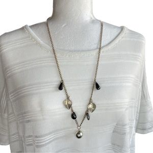 ➷ 5/$25 Metal and Leaf Motif Statement Necklace